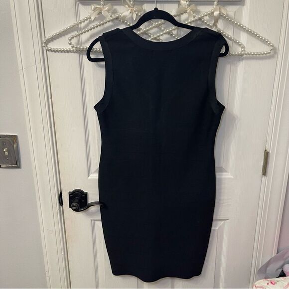 Elegant Black Sleeveless Dress w/Gold Zipper Detail - Picture 6 of 8